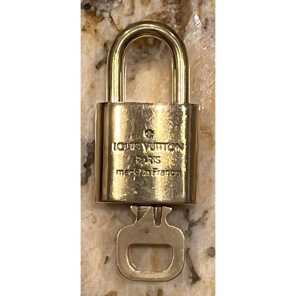 Authentic LOUIS VUITTON Brass Lock and Key Set Charm Pendant - Picture 6 of 6